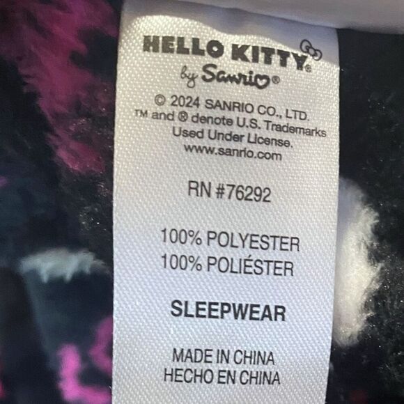 Hello Kitty “Heart Suckers” Fuzzy Soft Touch Pajama Pants Womens size Small - Picture 10 of 11